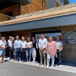 La d%C3%A9l%C3%A9gation CCI devant LInsolite %C3%A0 Font Romeu