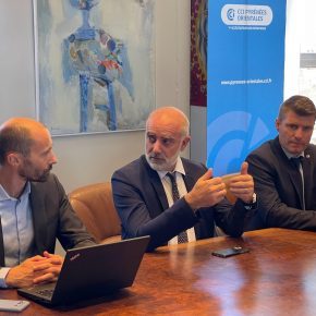 Nicolas H%C3%A9nin directeur adjoint Transavia Laurent Gauze pr%C3%A9sident de la CCIPO et Christophe Manas Conseiller r%C3%A9gional et pr%C3%A9sident de la Soci%C3%A9t%C3%A9 publique locale a%C3%A9roportuaire r%C3%A9gionale .