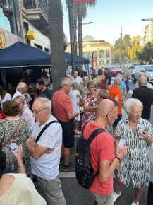 VERNISSAGE AVEC UNE GRANDE AFFLUANCE