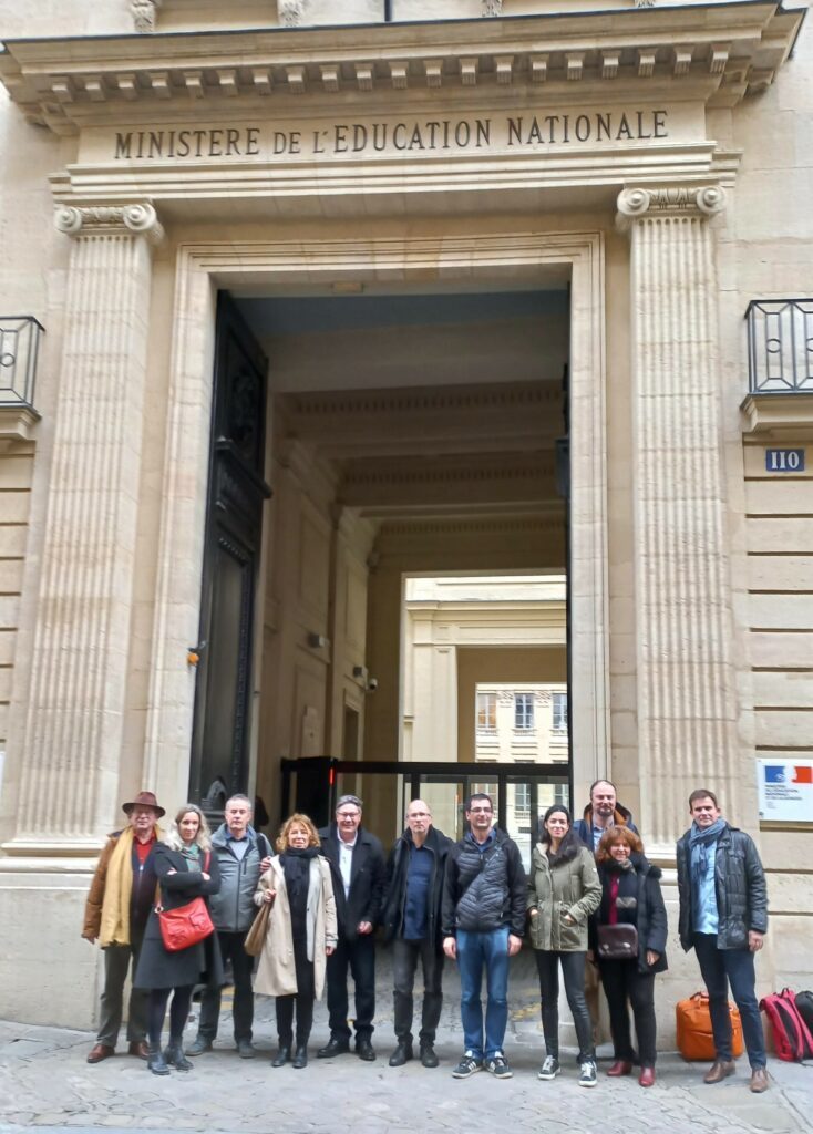 2. Imatge dels representants de la xarxa d&rsquo;escoles immersives Eskolim