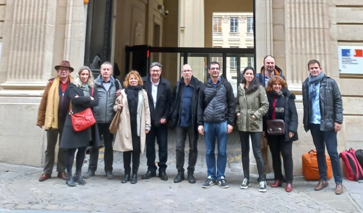 1. Imatge dels representants de la xarxa d&rsquo;escoles immersives Eskolim