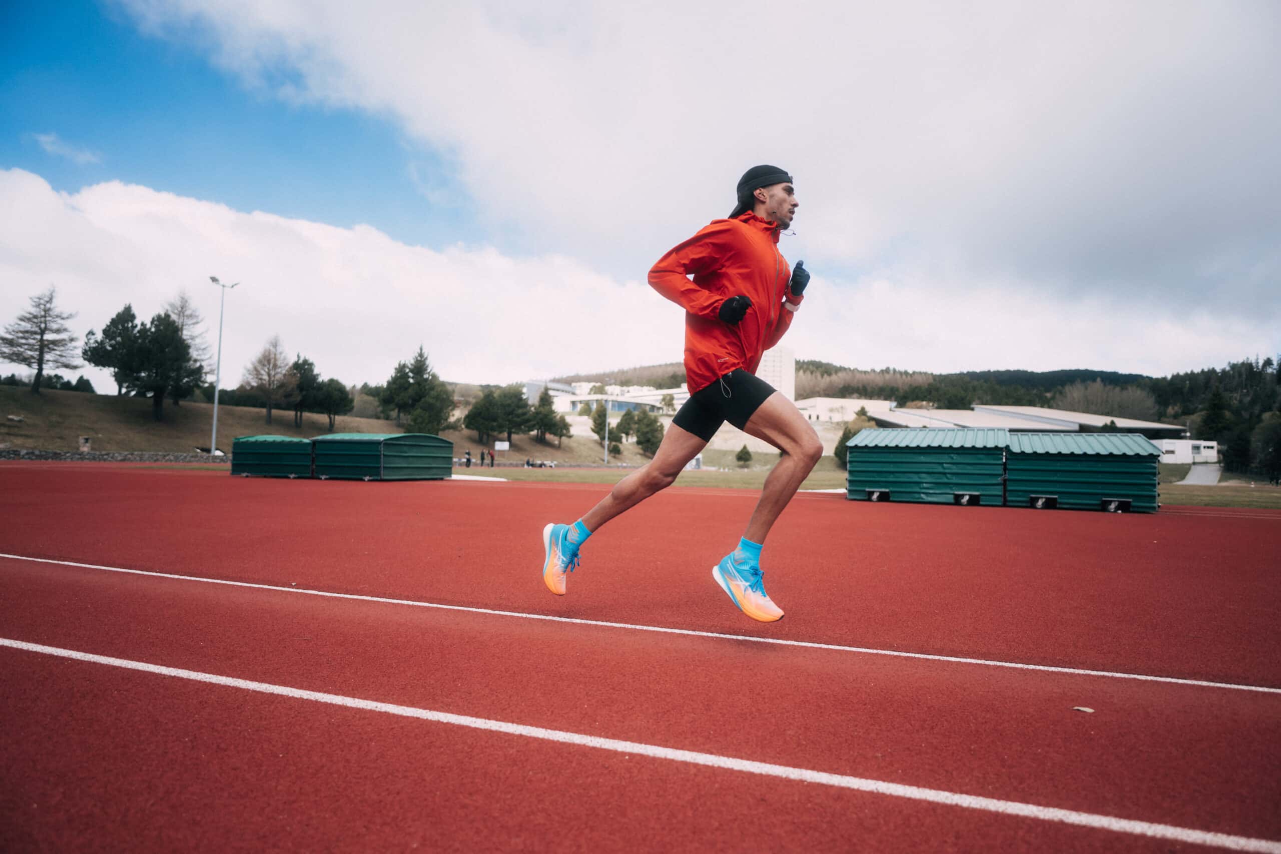 8dcc0289 asics chojo font romeu mo katir track training scaled