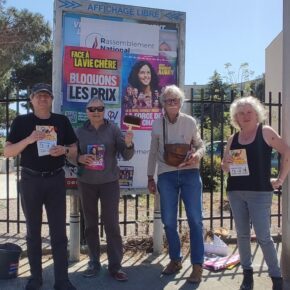 Caravane à Canet-en-Roussilon devant des HLM