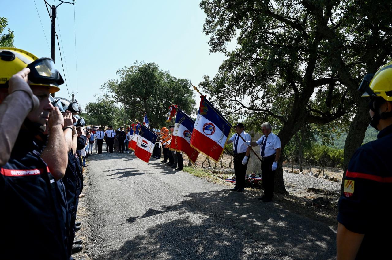 Les porte-drapeaux du Souvneir Francais