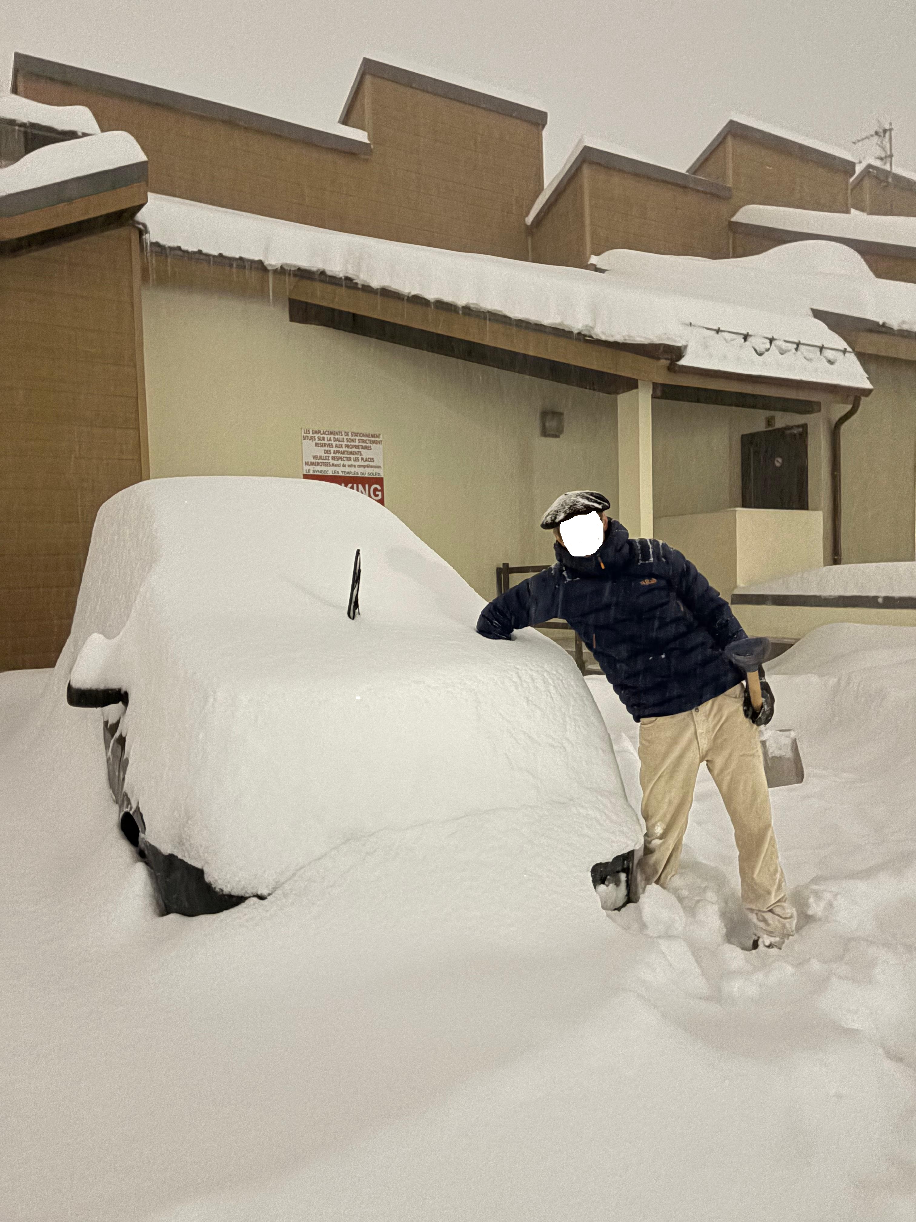 06556203 font romeu la voiture sous la neige