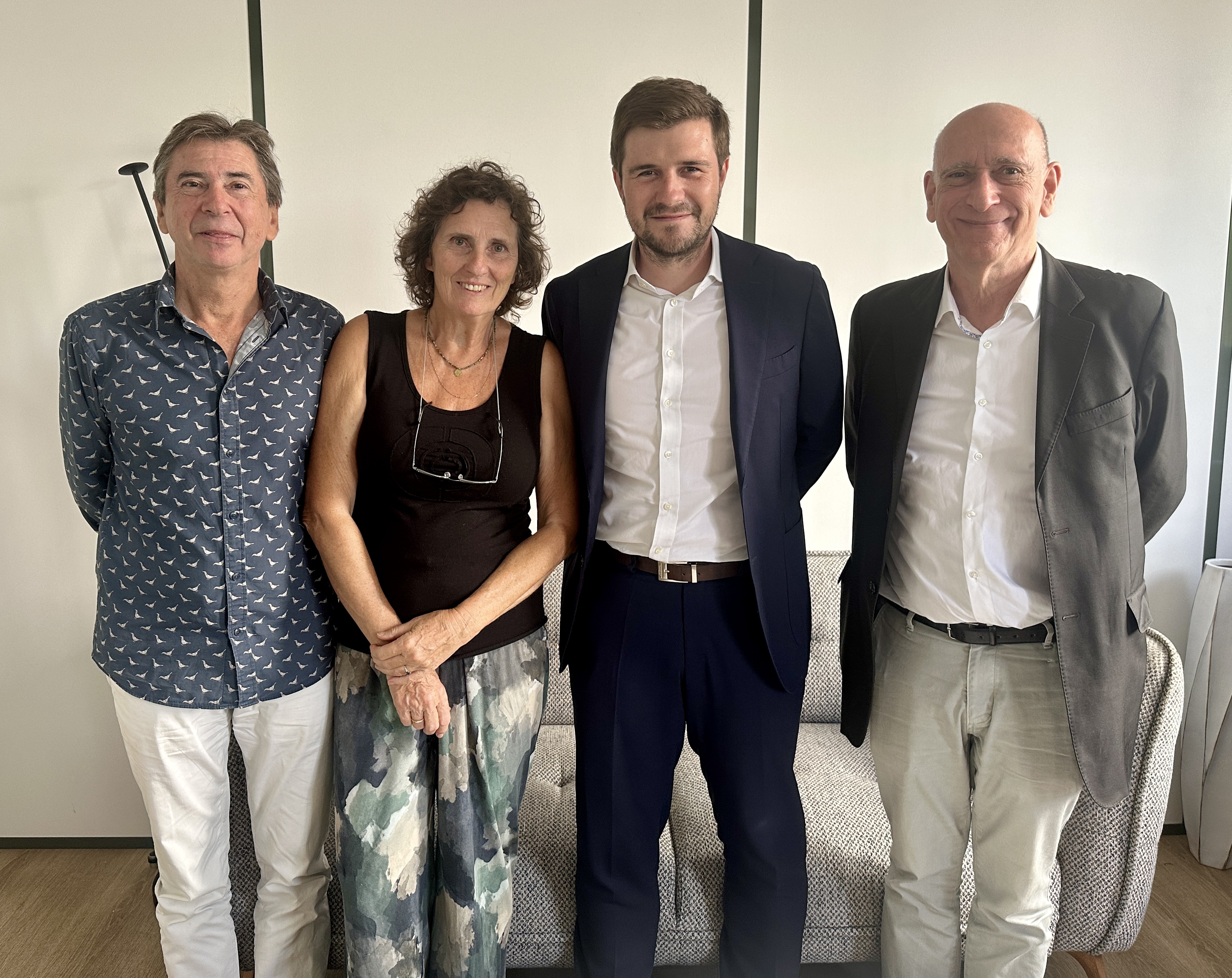 08fec6db frederic arene martine argellies francois nicolas gomb ert delmas et alain laffont au jour de la signature