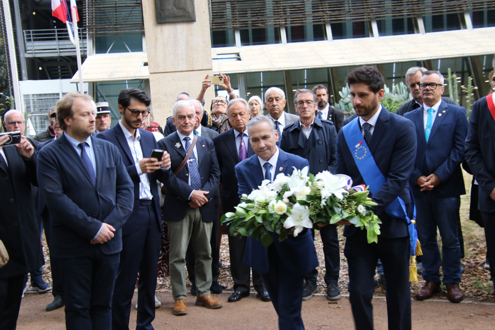 Dépot d egerbe de Philippe Benguigui et de Julien Léonar_delli