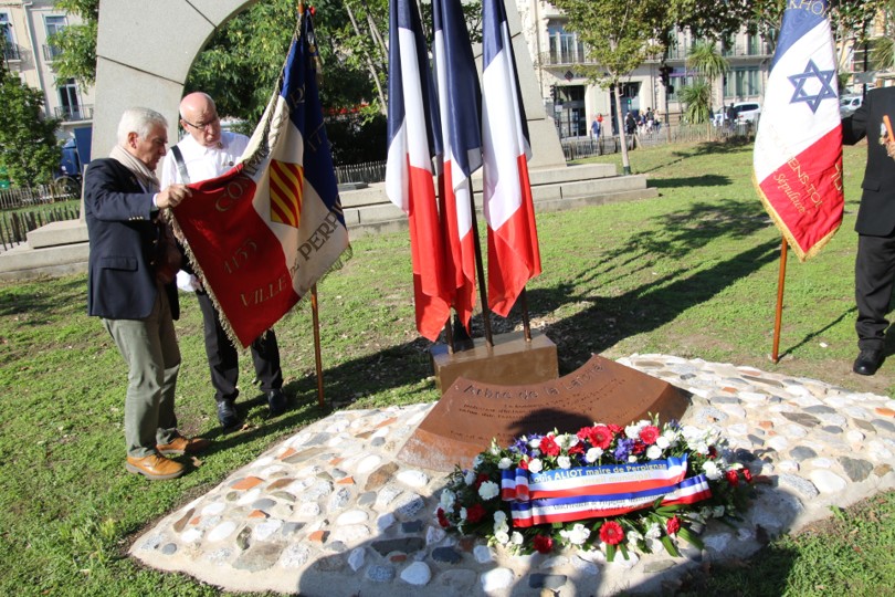 Le drapeau des commissaires de quartier